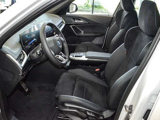 BMW iX1 xDrive30 (Bild 2/14)