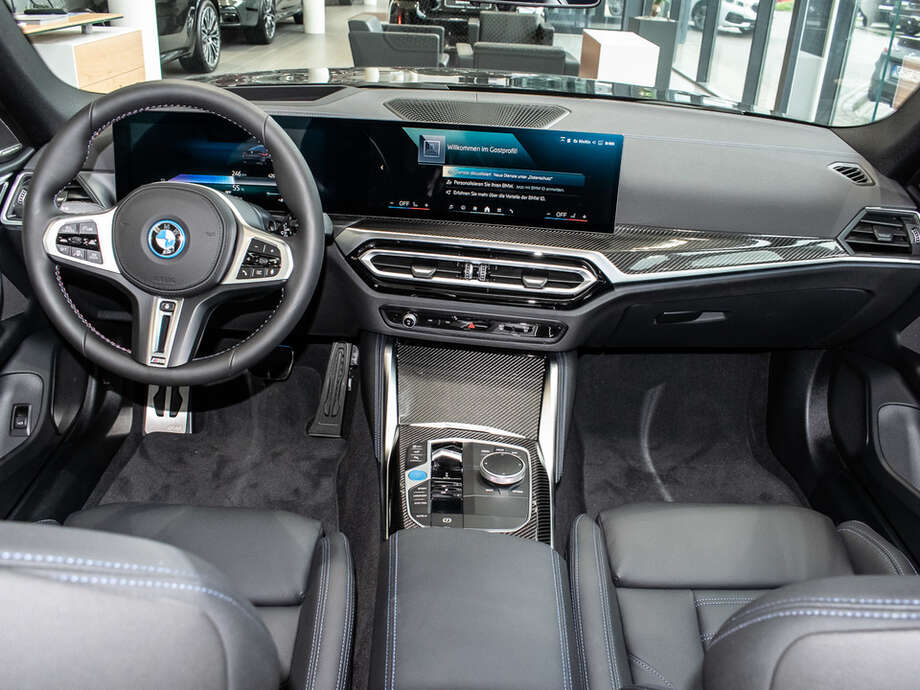 BMW i4 (Bild 13/16)