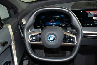 BMW iX (Bild 2/20)