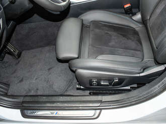 BMW 320d (Bild 3/17)