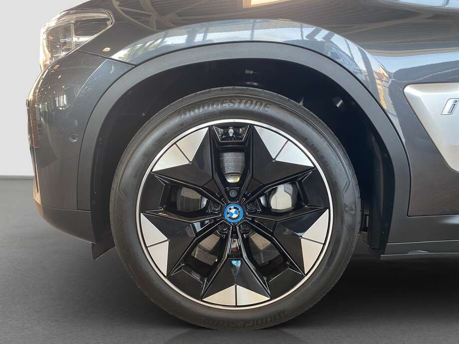 BMW iX3 (Bild 23/23)