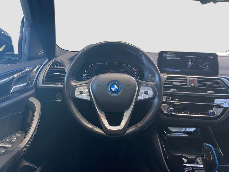 BMW iX3 (Bild 4/23)