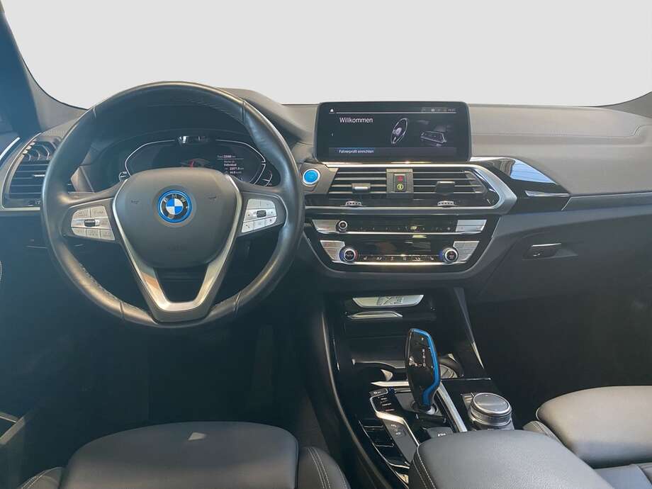 BMW iX3 (Bild 5/23)