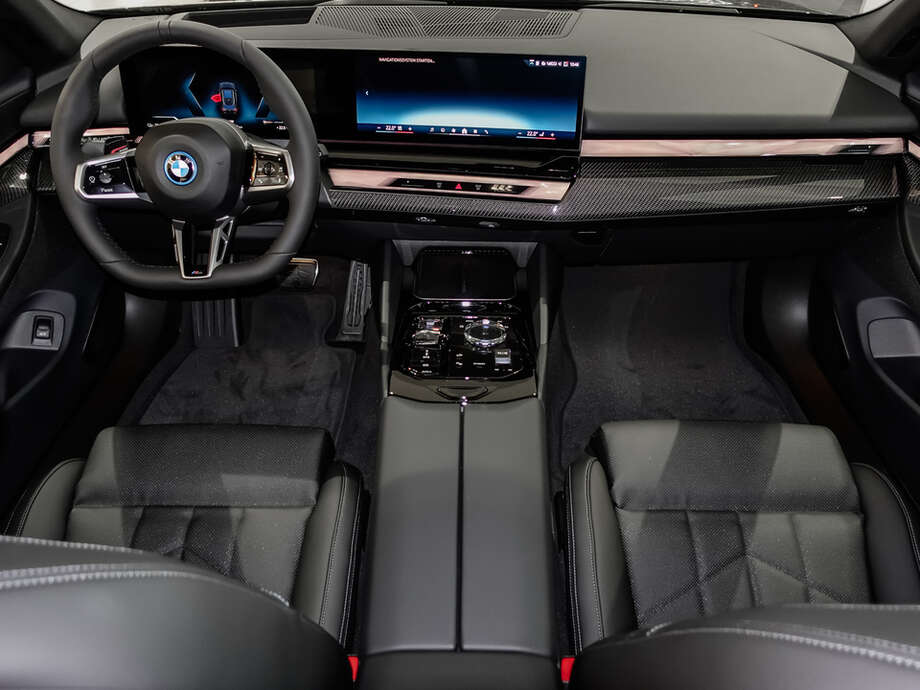 BMW BMW i5 eDrive40 Touring (Bild 14/16)