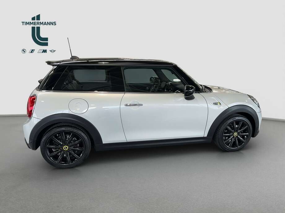 MINI Cooper SE (Bild 19/22)