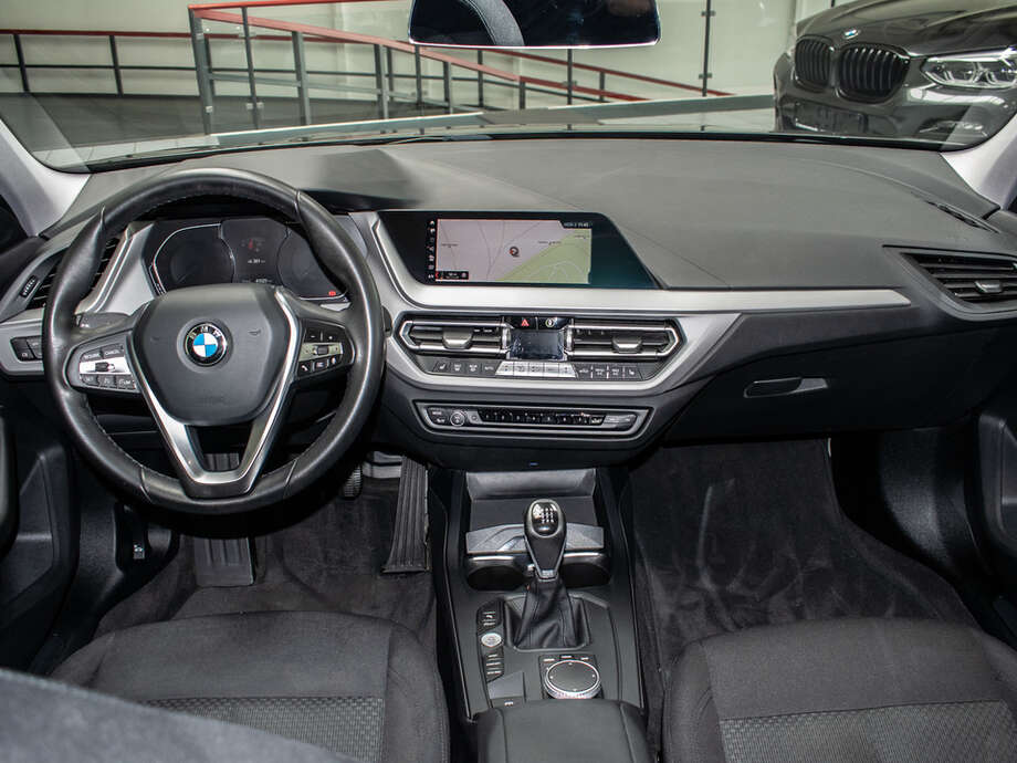 BMW 116d (Bild 14/15)