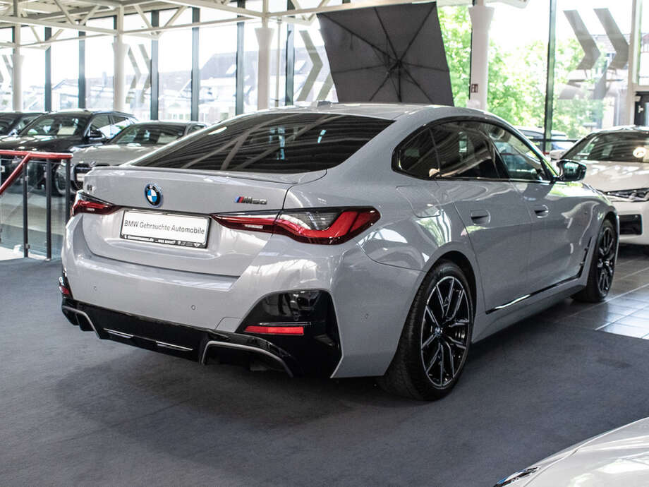 BMW i4 (Bild 12/22)