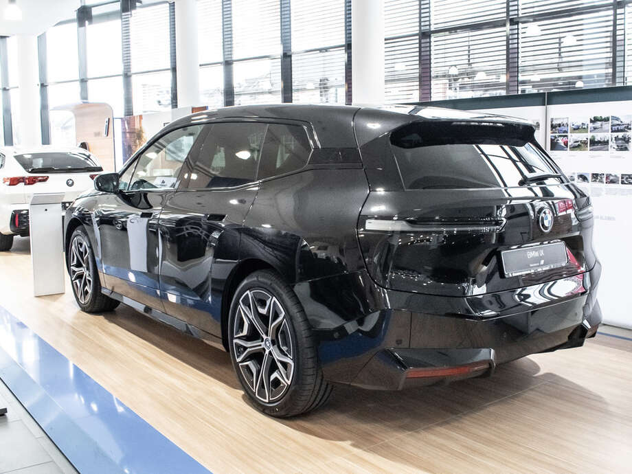 BMW iX (Bild 11/17)