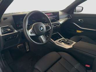 BMW 320d (Bild 2/18)