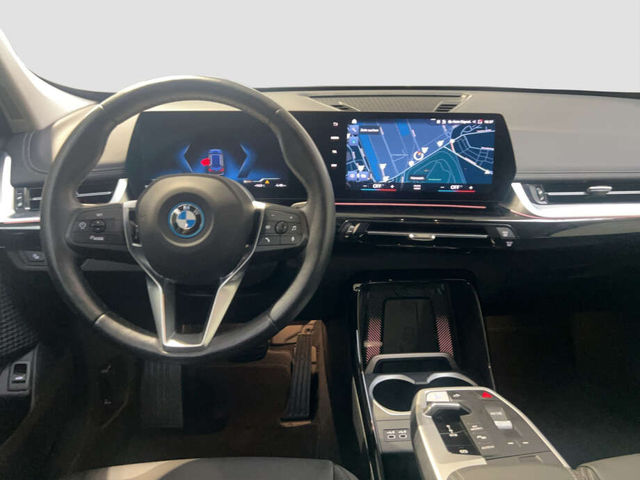 BMW iX1 xDrive30 (Bild 5/16)