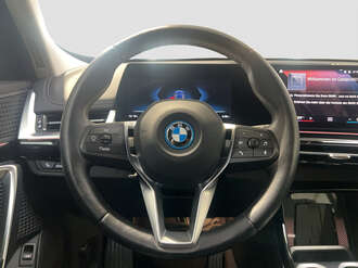 BMW iX1 xDrive30 (Bild 2/2)