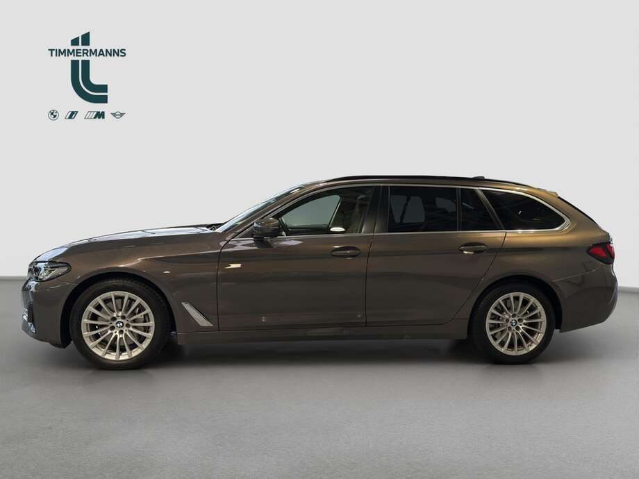 BMW 540i xDrive (Bild 12/21)