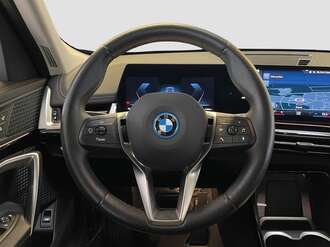 BMW iX1 xDrive30 (Bild 2/2)