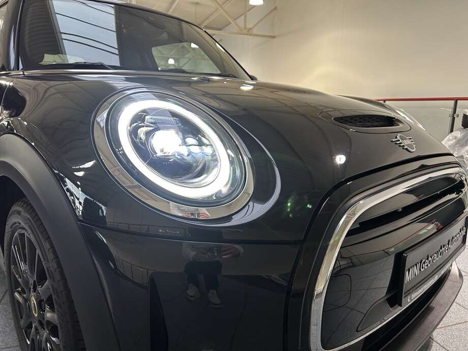 MINI Cooper SE (Bild 8/18)