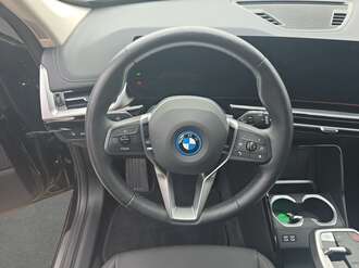 BMW iX1 xDrive30 (Bild 2/2)