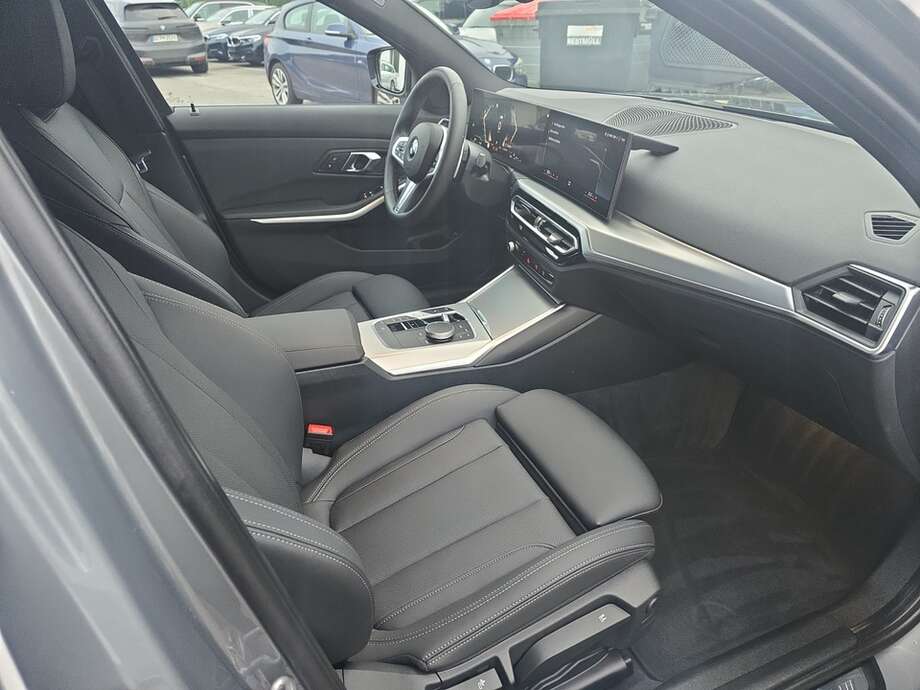 BMW 320d (Bild 8/19)