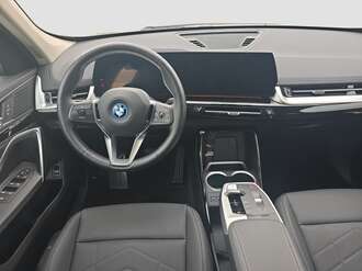 BMW iX1 xDrive30 (Bild 3/19)