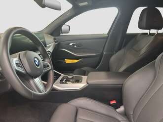 BMW 320d (Bild 2/23)