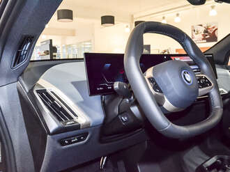 BMW iX (Bild 3/18)