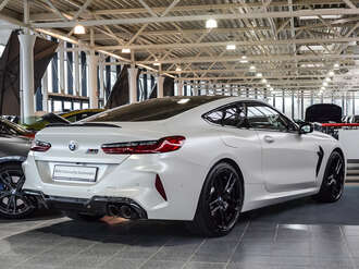 BMW M8 (Bild 2/2)