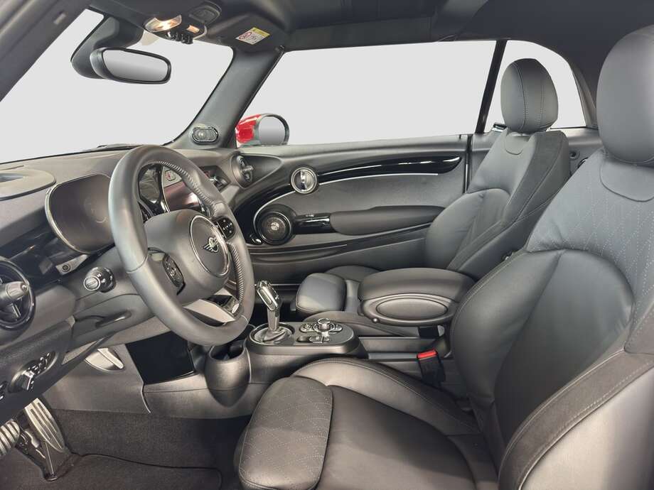 MINI John Cooper Works Cabrio (Bild 2/2)