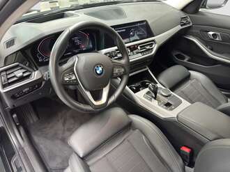 BMW 320d (Bild 3/17)