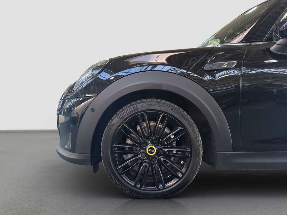 MINI Cooper SE (Bild 15/17)