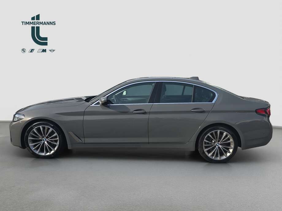 BMW 530d xDrive (Bild 12/19)