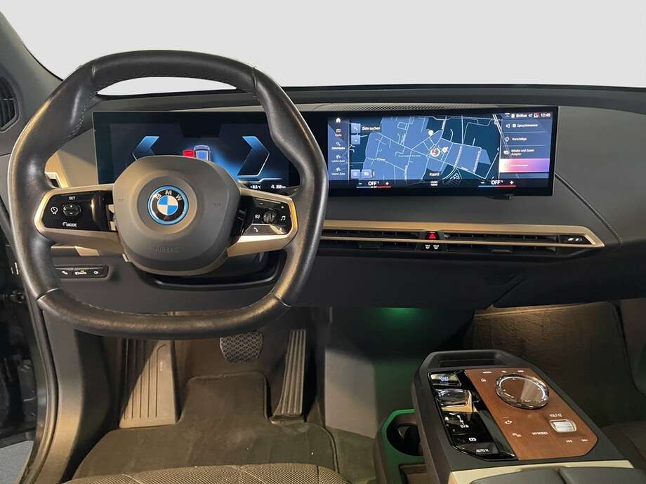 BMW iX (Bild 4/15)