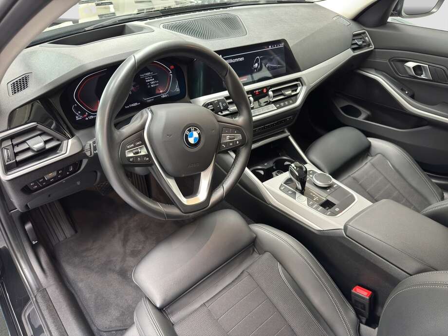 BMW 320d (Bild 3/23)