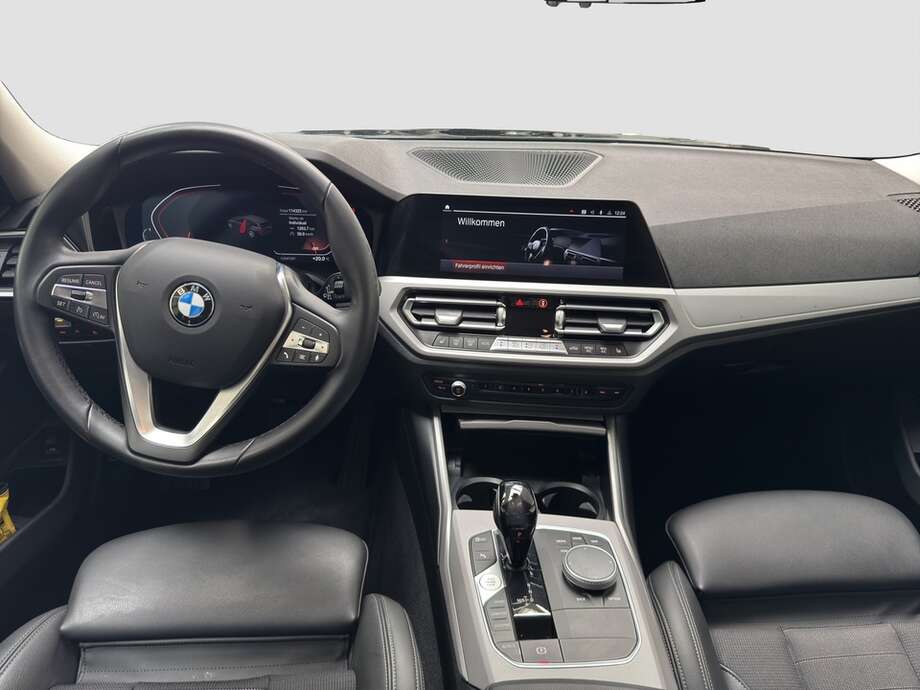 BMW 320d (Bild 5/23)