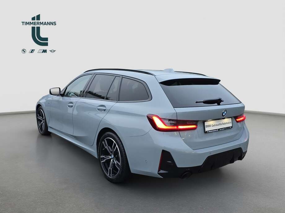 BMW 320d (Bild 12/18)