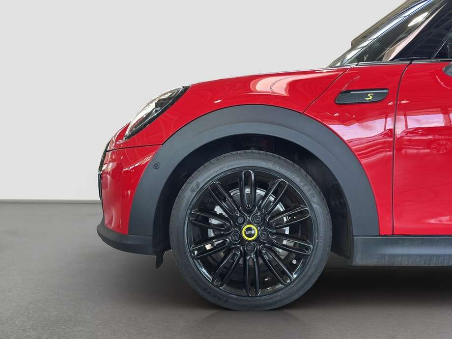 MINI Cooper SE (Bild 21/21)