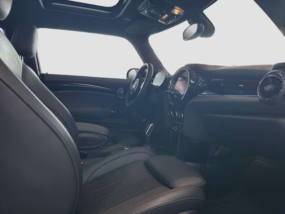 MINI Cooper SE (Bild 8/21)