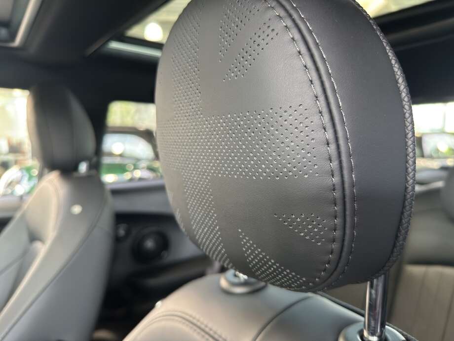 MINI Cooper SE (Bild 11/21)
