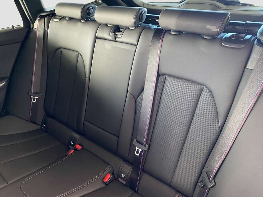 BMW 330d (Bild 6/24)