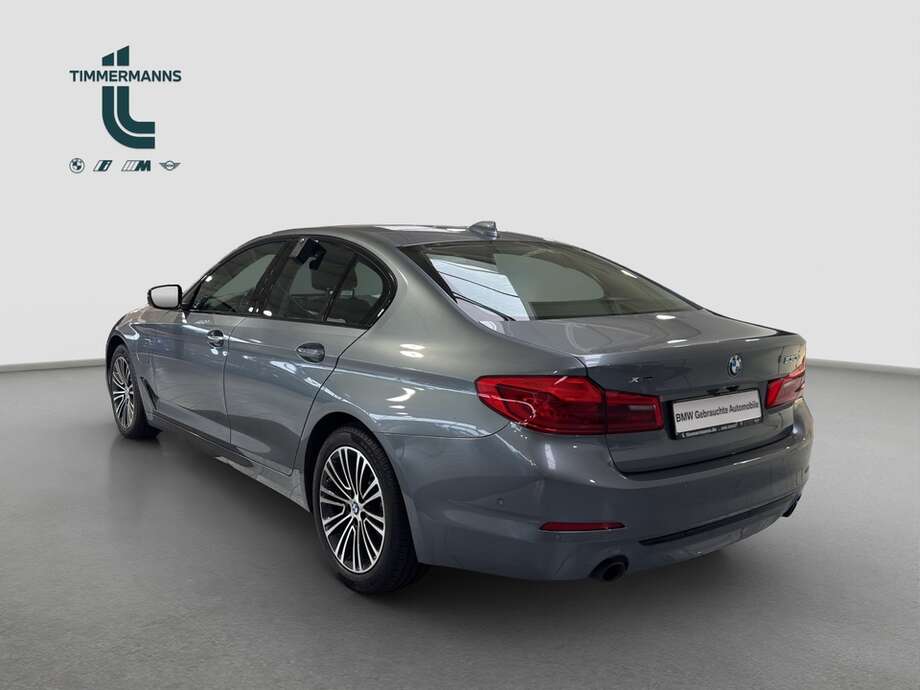 BMW 530e xDrive (Bild 12/18)