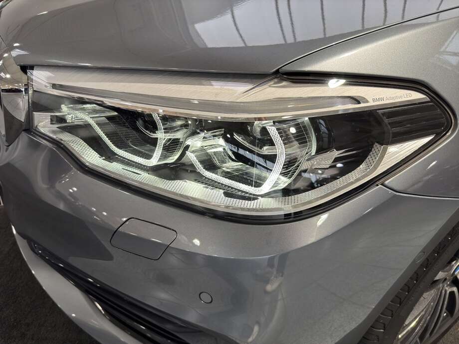 BMW 530e xDrive (Bild 10/18)
