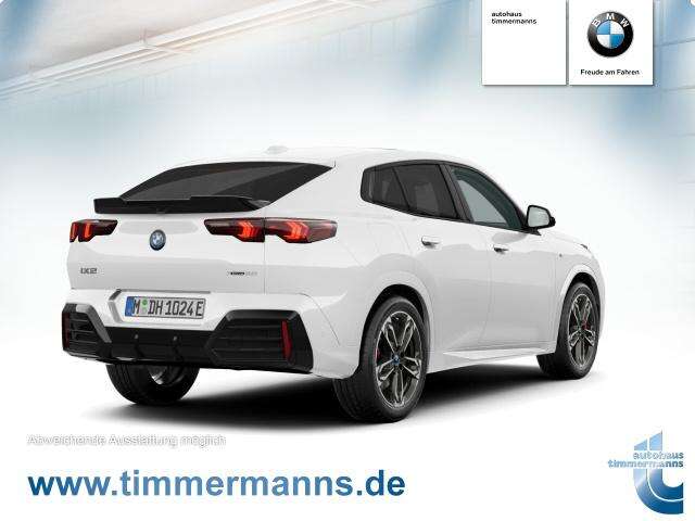 BMW iX2 xDrive30 (Bild 2/5)