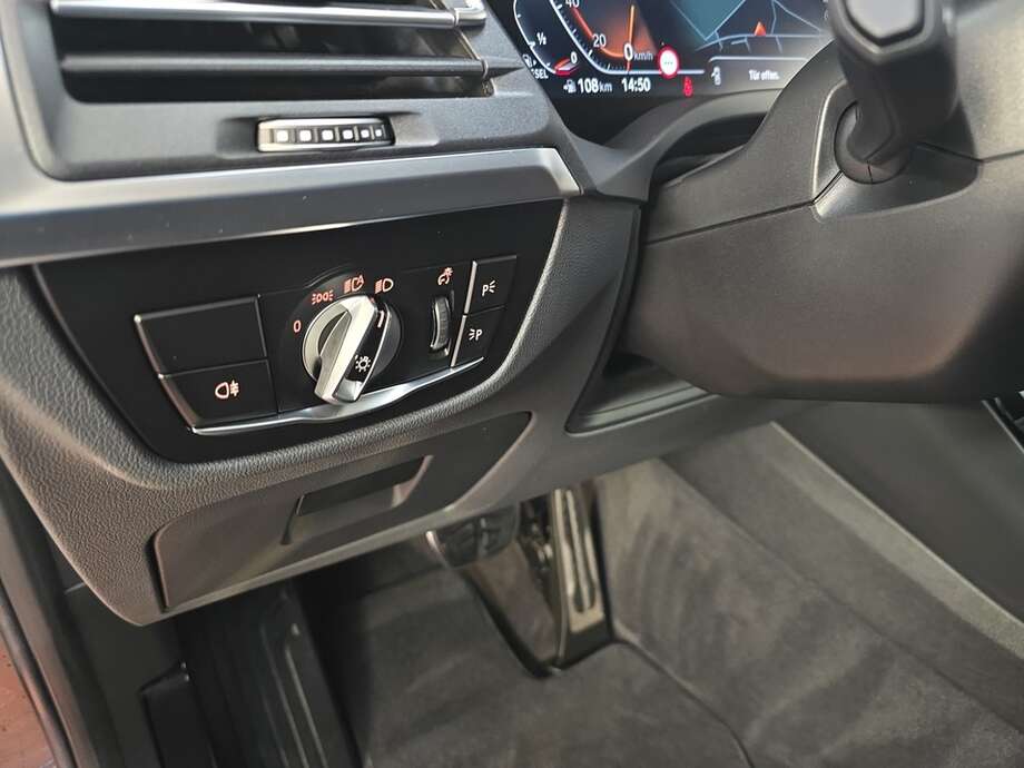 BMW X3 (Bild 9/18)