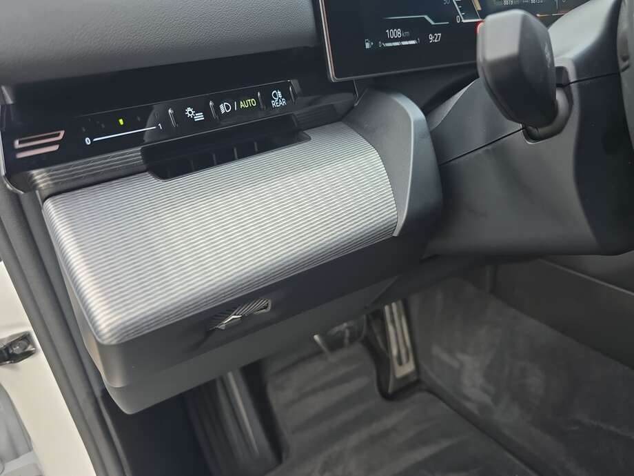 BMW 520d (Bild 9/19)
