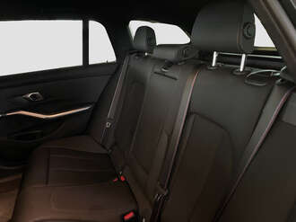 BMW 330d (Bild 2/13)