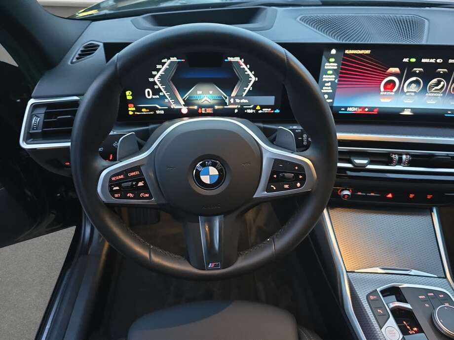 BMW 330d (Bild 2/19)