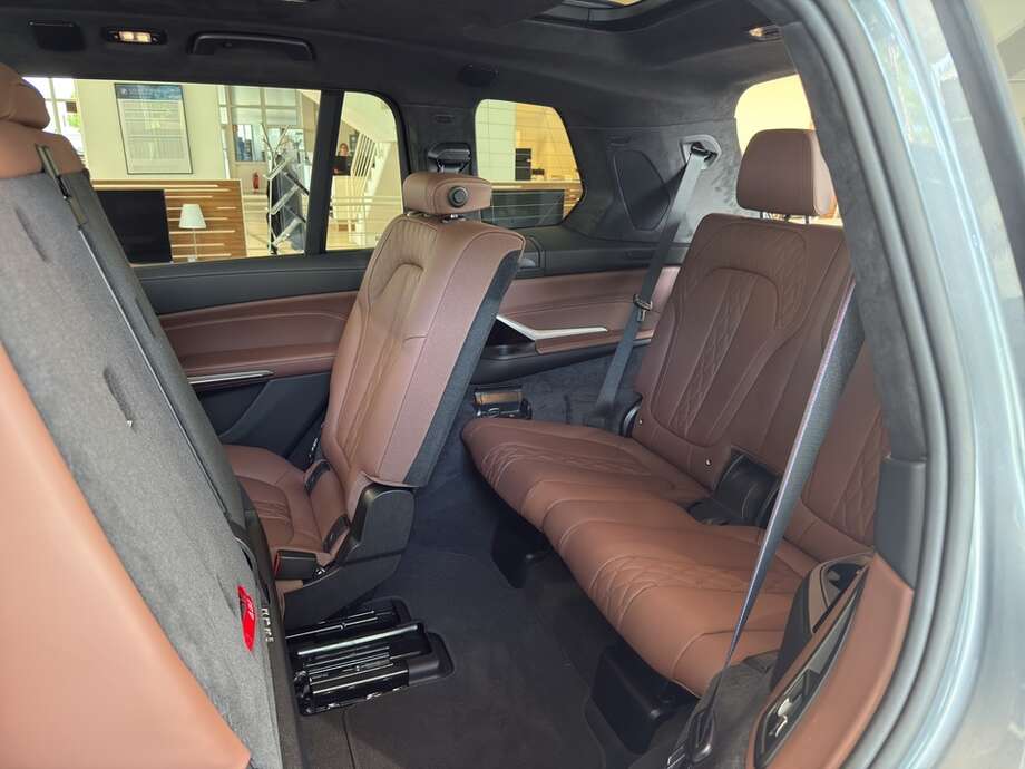 BMW X7 xDrive40d (Bild 8/19)