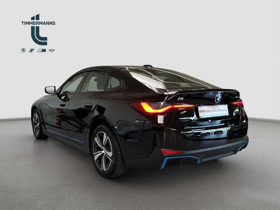 BMW i4 (Bild 9/15)