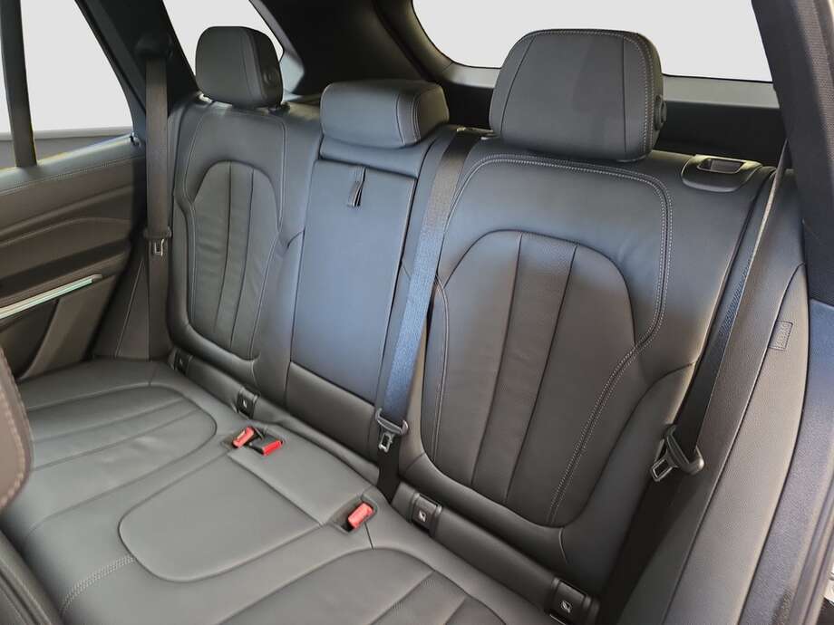 BMW X5 (Bild 6/19)