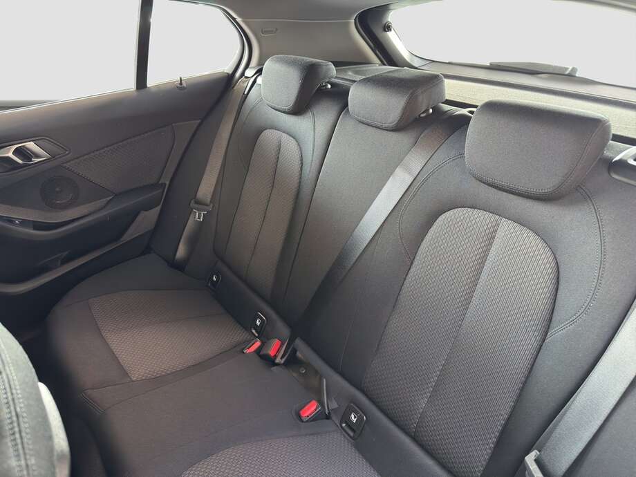 BMW 116i (Bild 5/20)