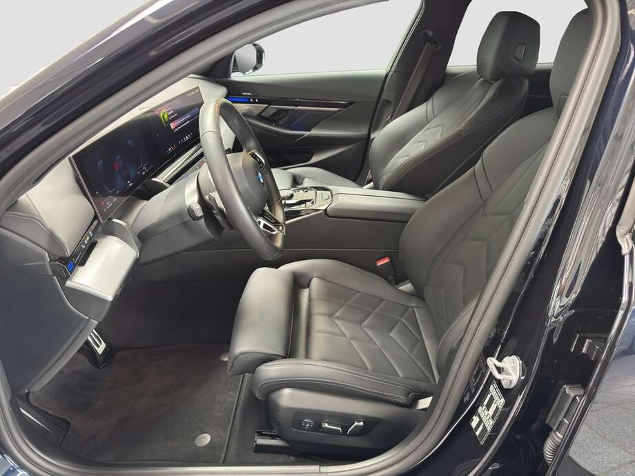 BMW 520d (Bild 2/18)