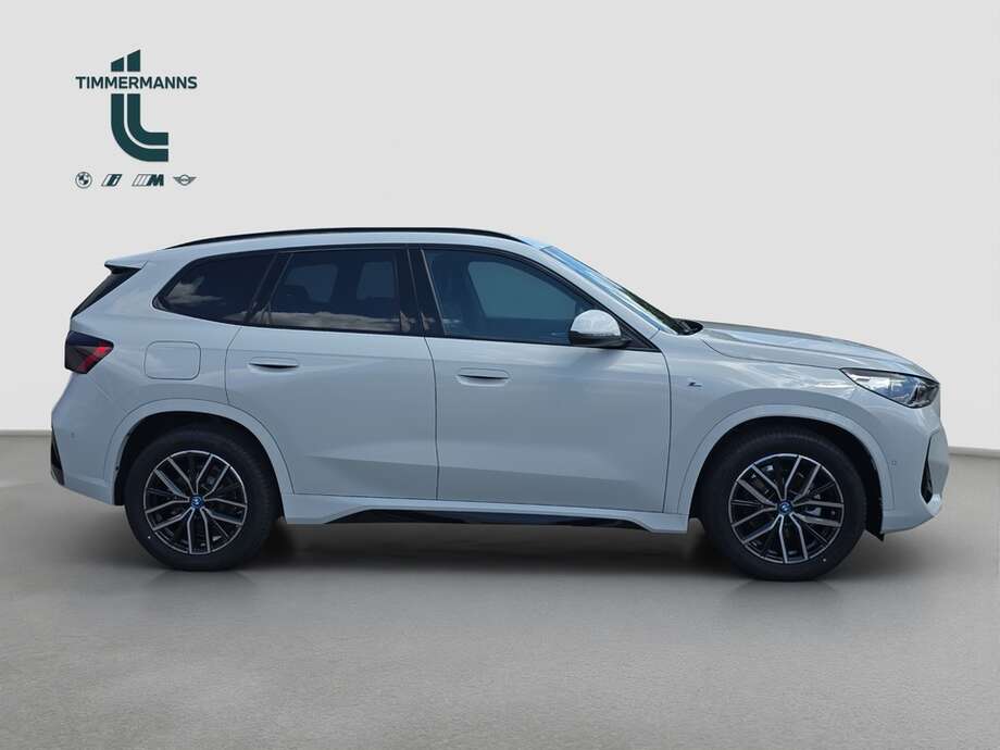 BMW iX1 eDrive20 (Bild 14/17)