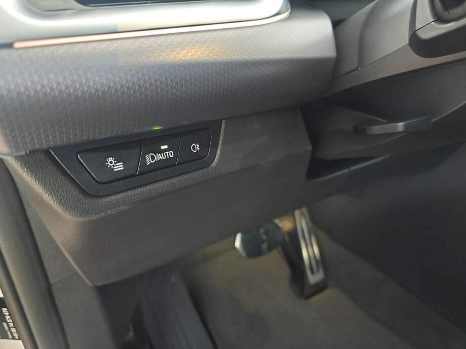 BMW iX1 eDrive20 (Bild 9/17)